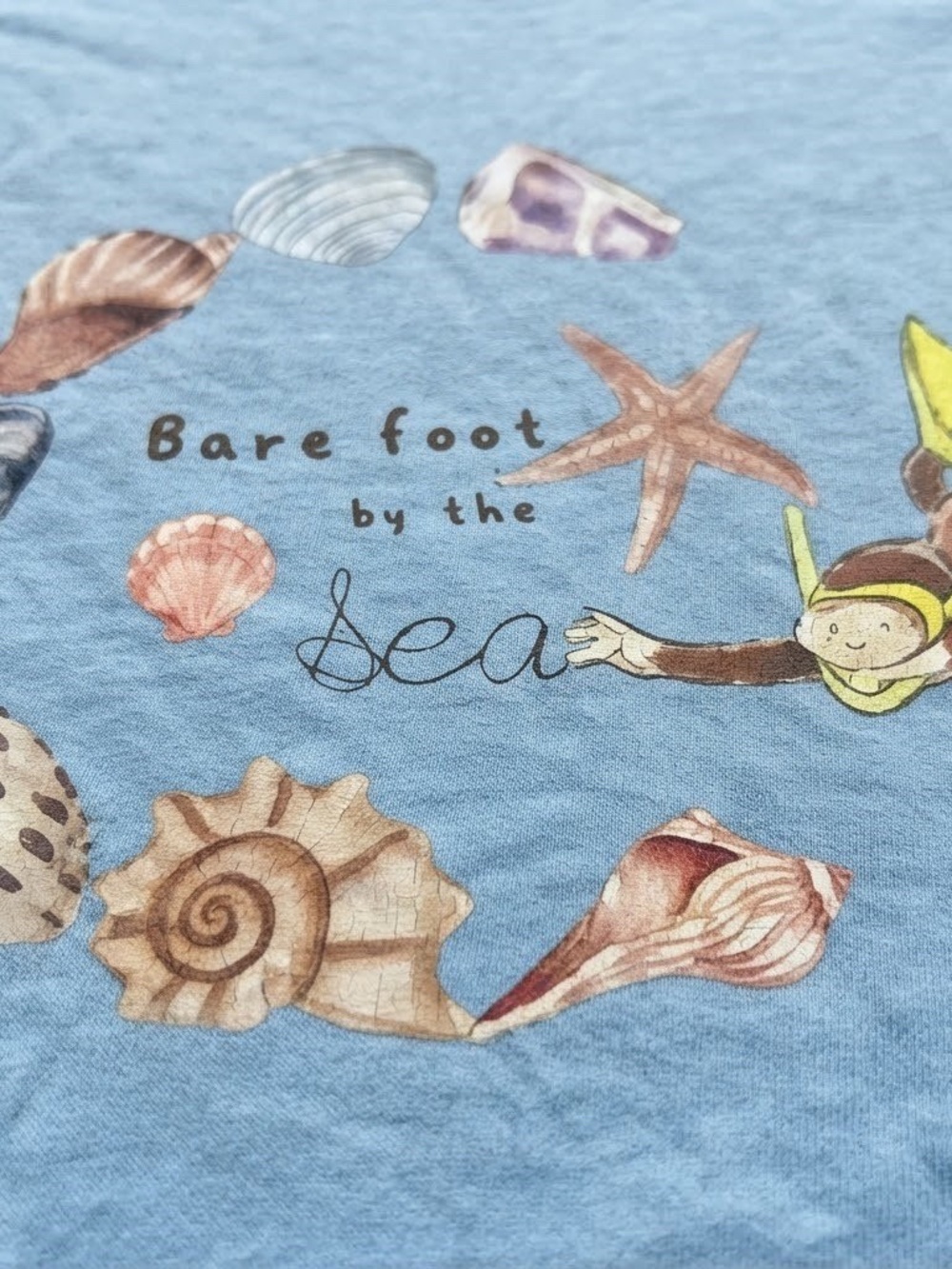 Gildan Light Blue Short Sleeve Tee with Seashell & Diver Graphic - Picture 2 of 2